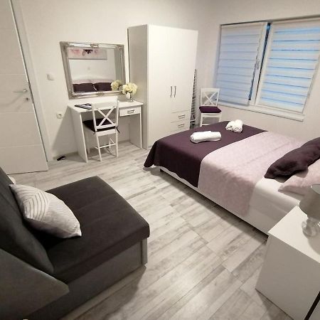Apartman Lidija Dinjiska ภายนอก รูปภาพ