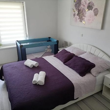 Apartman Lidija Dinjiska ภายนอก รูปภาพ
